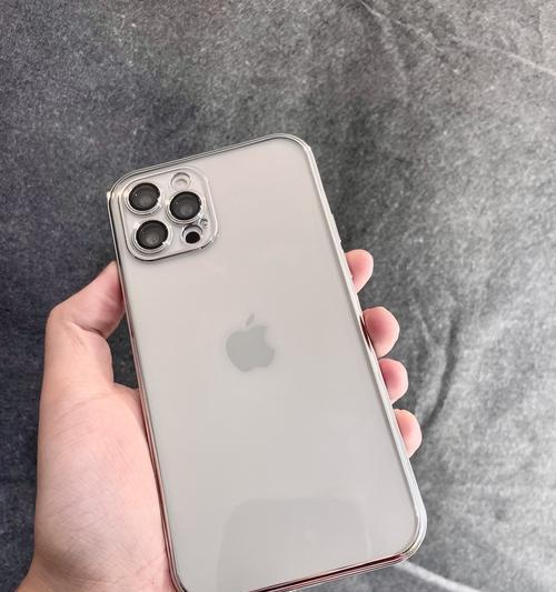 iPhone12ProMax是否具备高刷屏幕？（一起来了解iPhone12ProMax的屏幕性能特点）