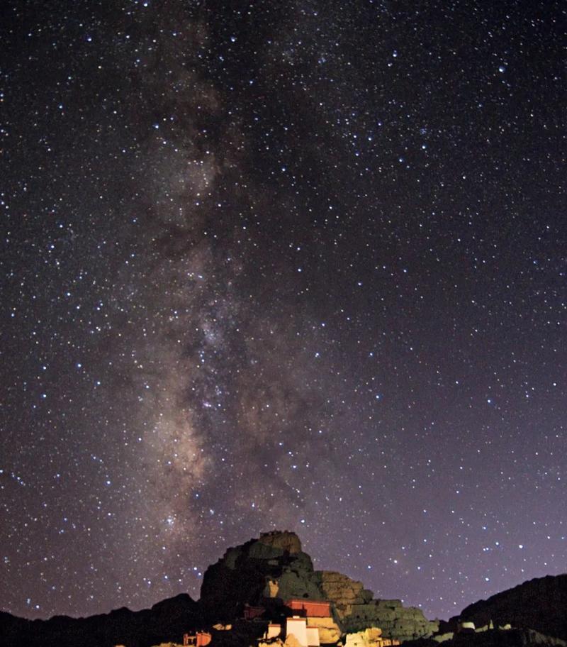 星空摄影参数设置方法（拍摄令人心驰神往的星空景观，从参数设置开始）