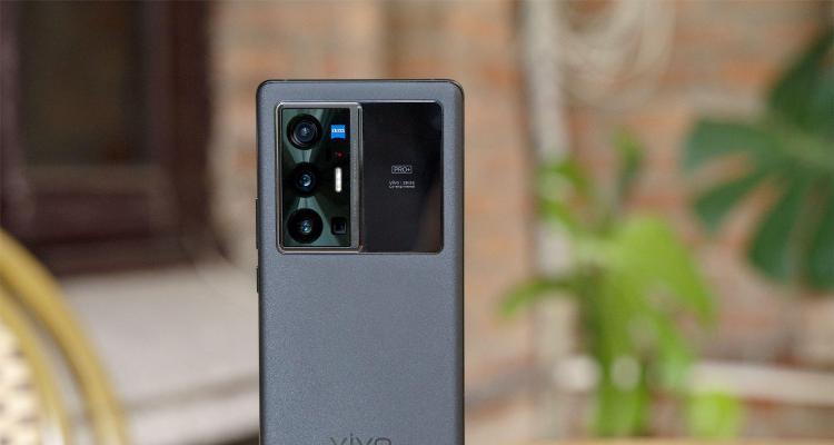 如何设置VivoX70Pro+的关机密码（通过设置关机密码保护您的VivoX70Pro+手机安全）