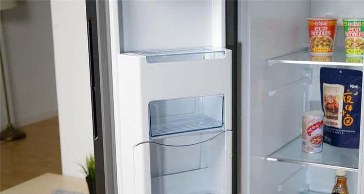 解决冰箱内水滴问题的方法（冰箱积水怎么办）