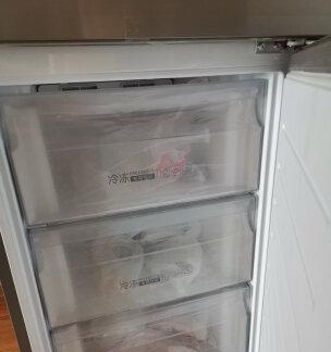 海尔冰箱冷藏室结冰是否正常（了解冷藏室结冰的原因和解决方法）